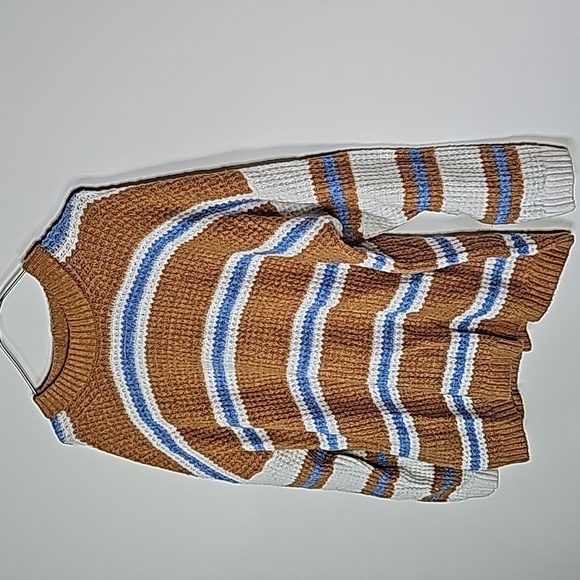 American Eagle small tan and white knitted crew neck sweater - Picture 2 of 7